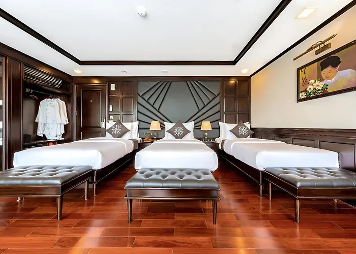 Botel Mila Grand Luxury Cruise *
