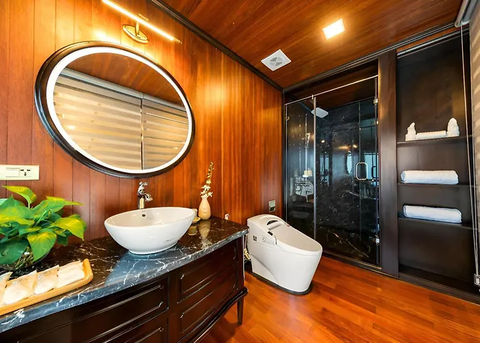 Mila Grand Luxury Cruise Botel